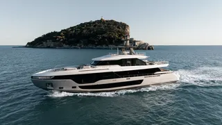 On board the Azimut Grande 36M with its series-first "infinity deck"